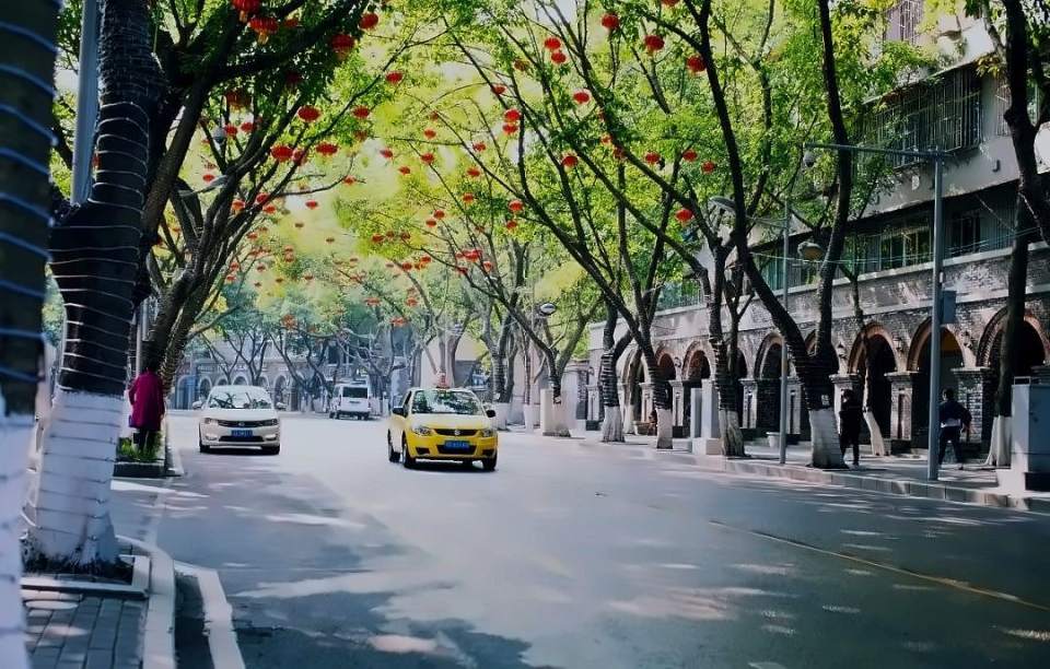 重庆中山四路街景