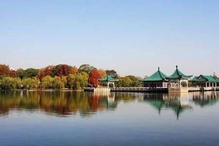 东湖听涛